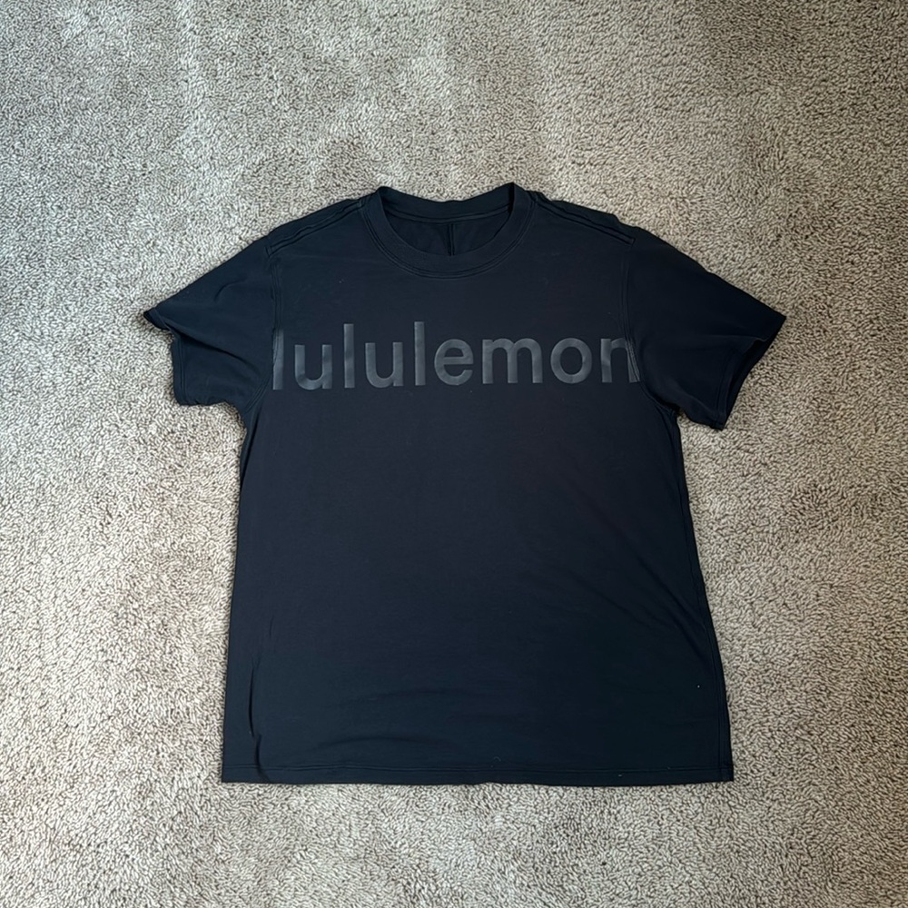 Lululemon black tshirt